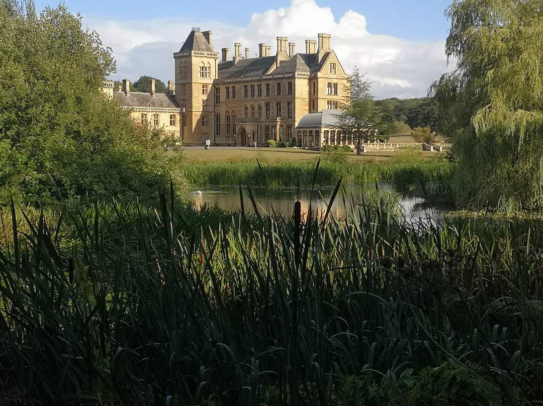 Mercure Warwickshire Walton Hall Hotel Spa-Walton必去景点