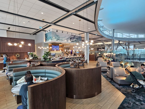 Plaza Premium Lounge International Departures Vancouver International Airport YVR-里士满必去景点