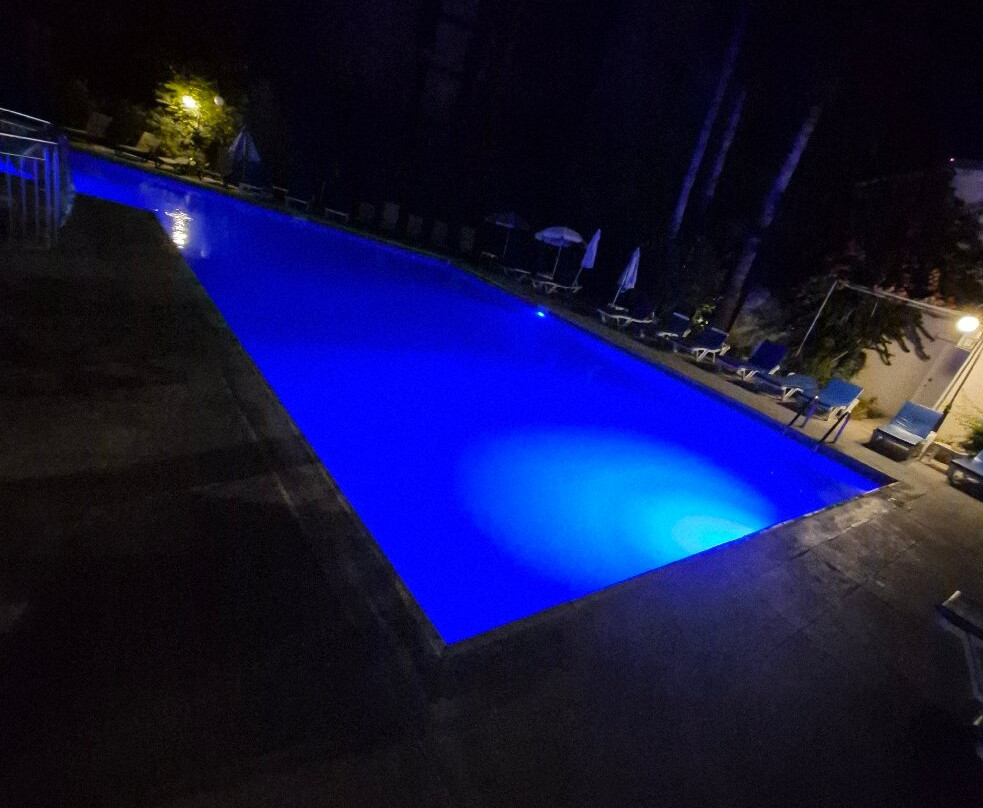 Hilltop Gardens Hotel Apartments主图