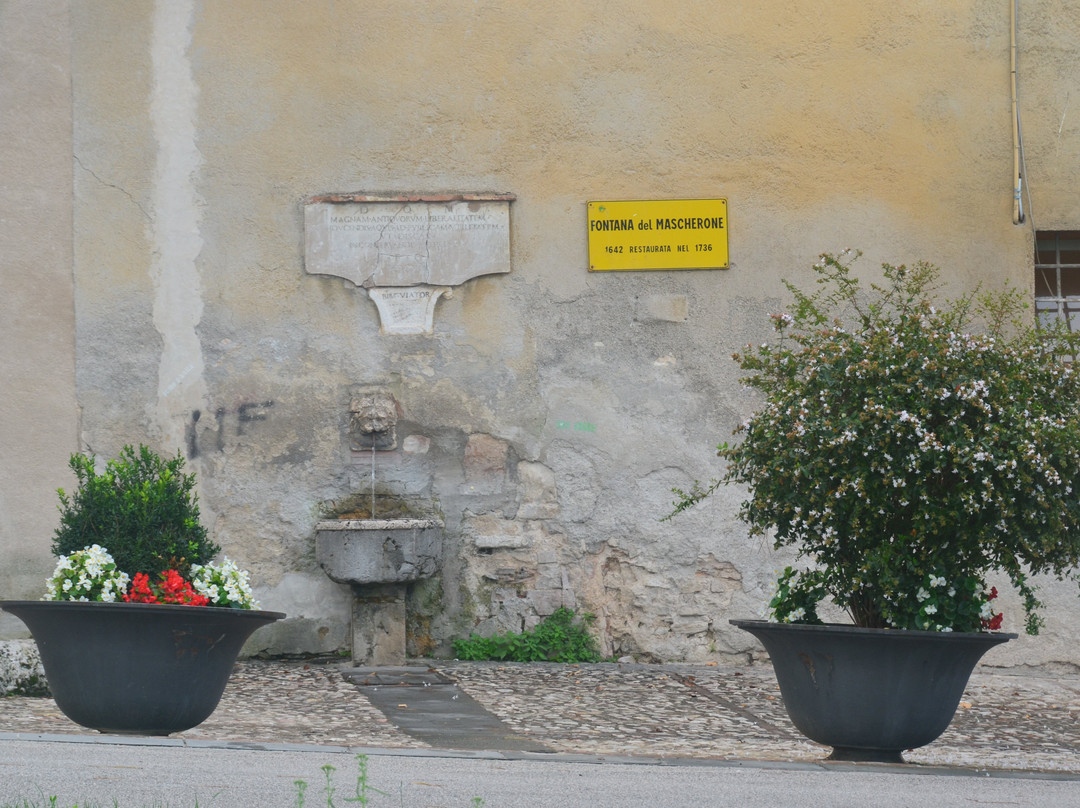 Fontana del Mascherone-斯波莱托必去景点