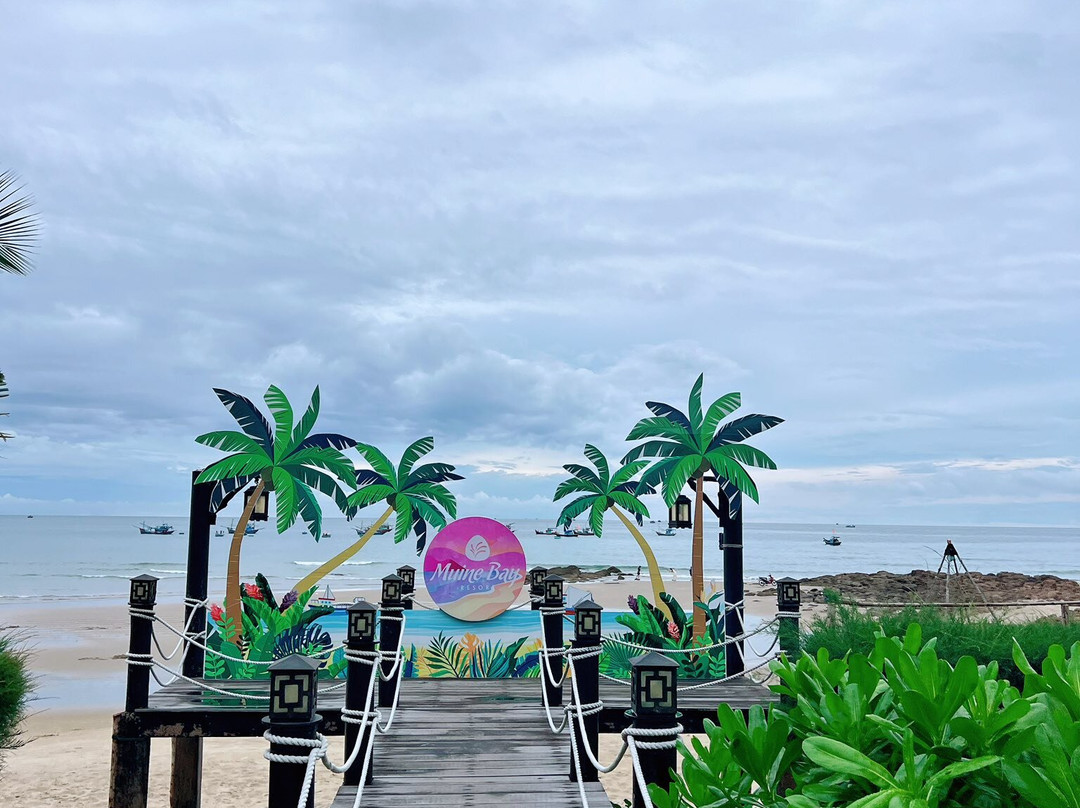 梅尼湾度假村主图