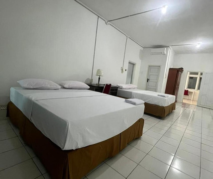 Hotel Mahkota 145