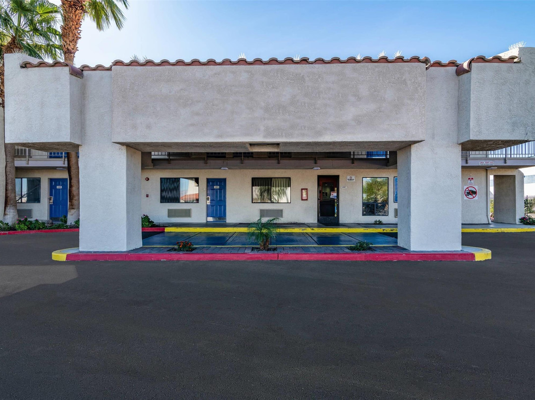 Rodeway Inn & Suites Thousand Palms - Rancho Mirage