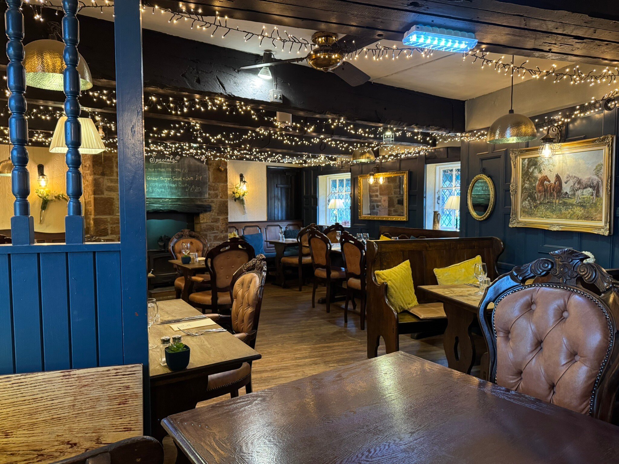 String of Horses Inn-官方
