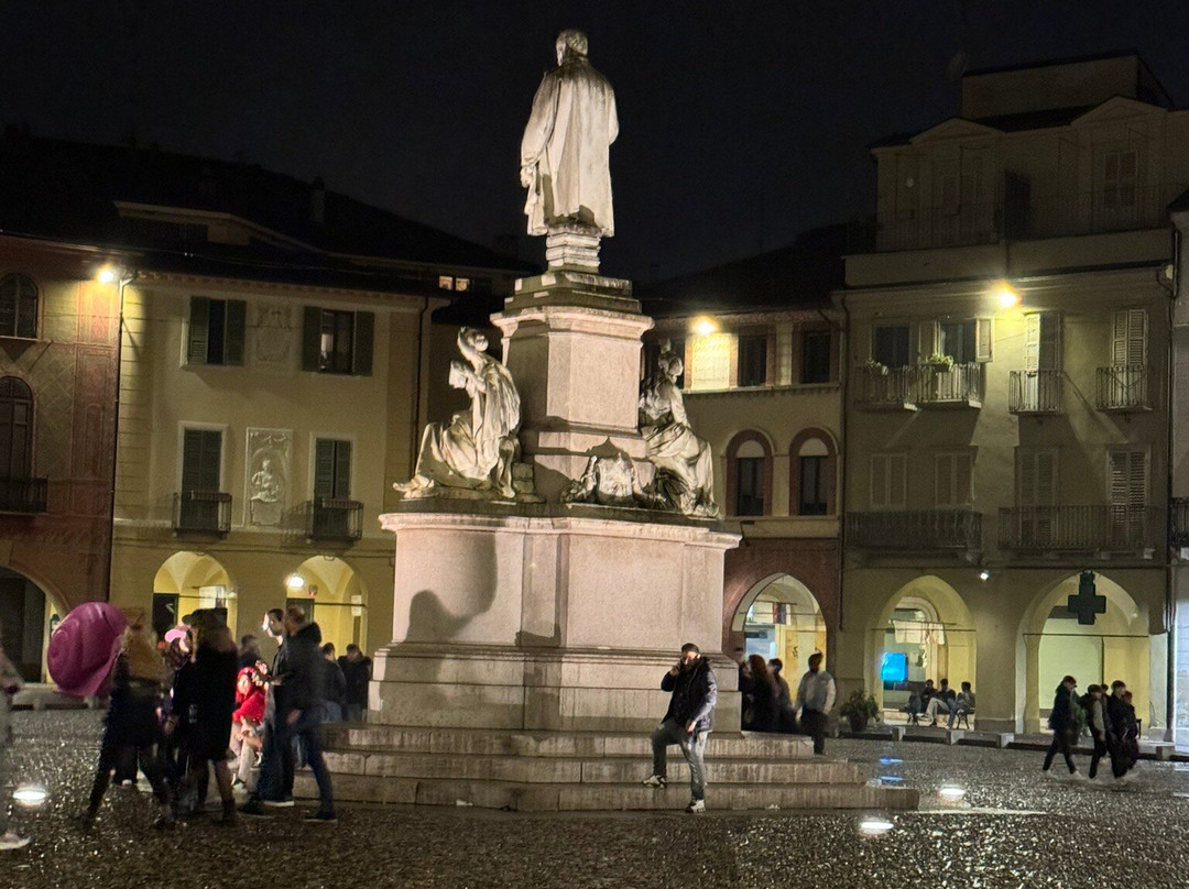 Piazza Cavour-韦尔切利必去景点