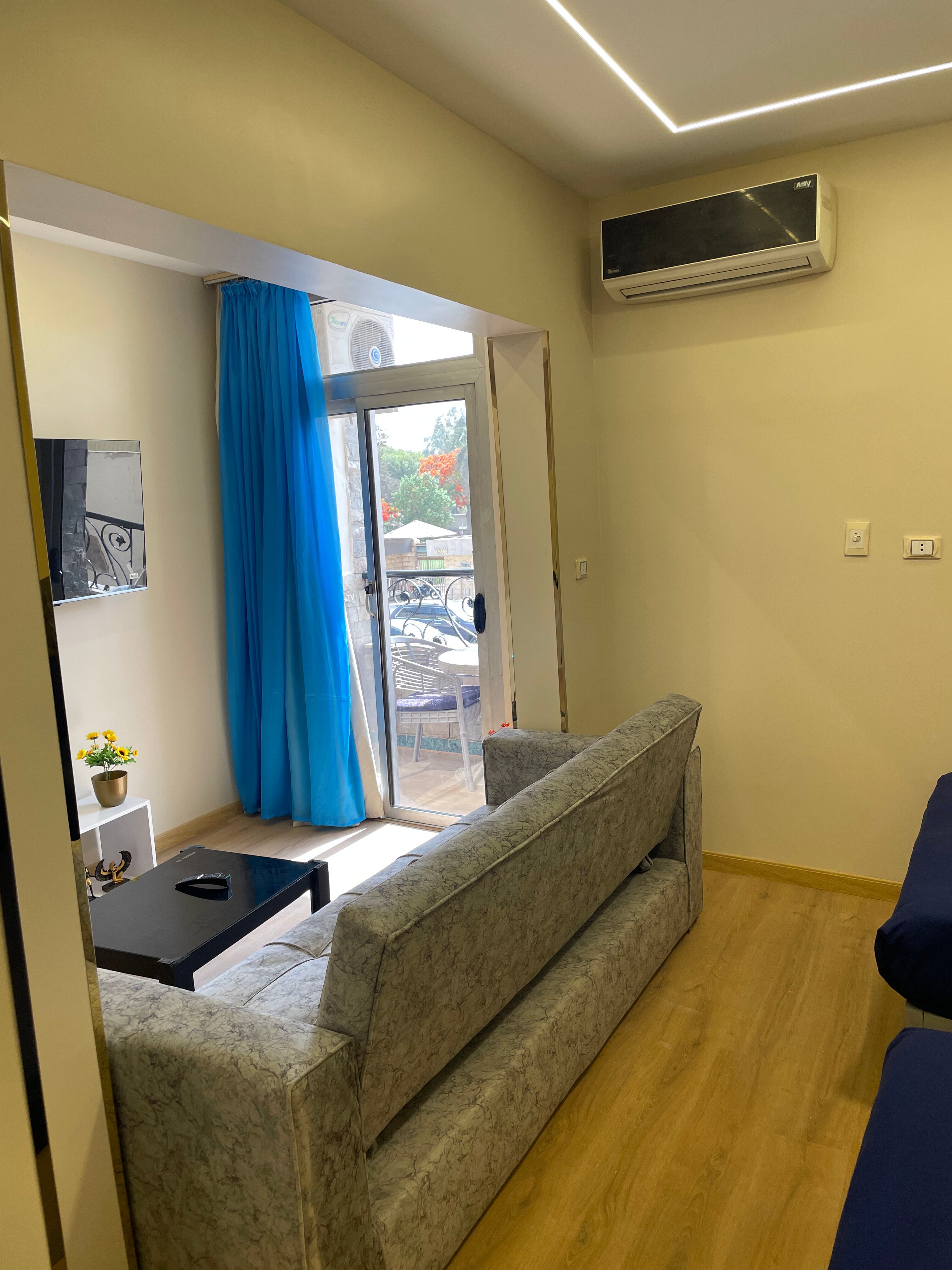 金字塔美景酒店-客卧