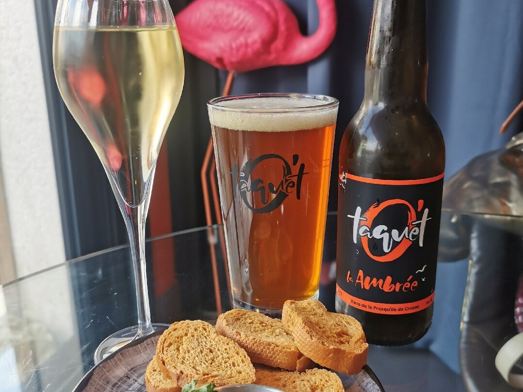 塔拉萨酒店主图