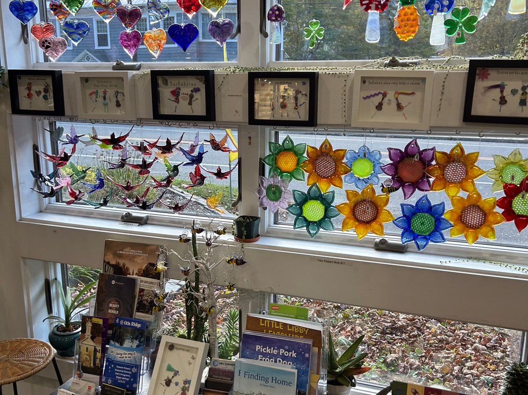 Ozzie's Glass Gallery-利镇必去景点