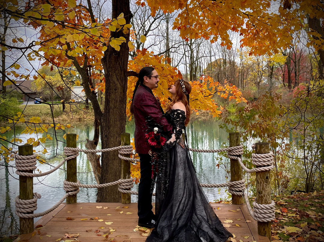 Elope Niagara's Little Log Wedding Chapel-Stevensville必去景点