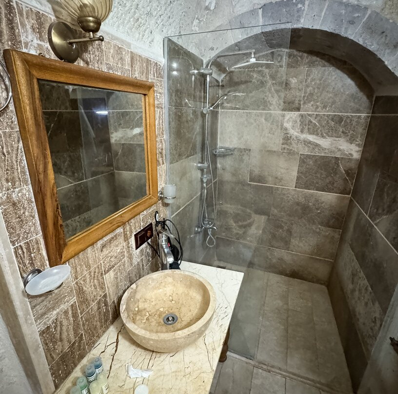 Avilla Cave Hotel主图