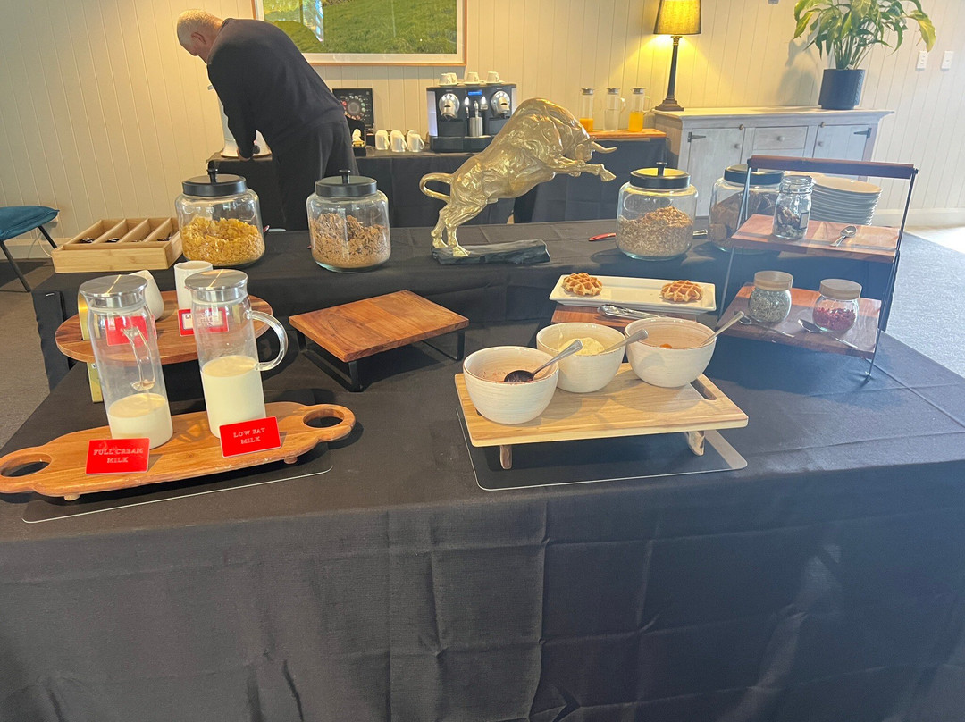 Black Bull Motel主图