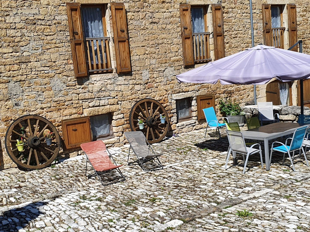 Entre Dolmens Et Fontaines主图