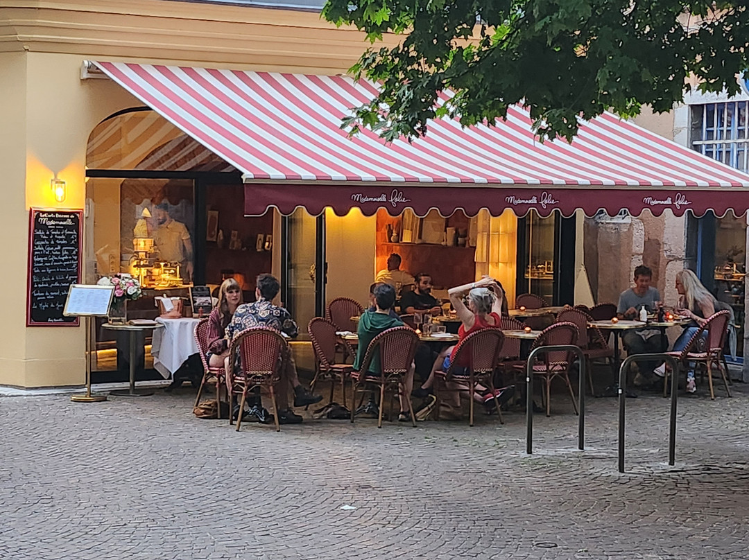 机密小酒店主图