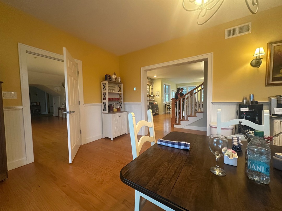 Apple Pony Inn主图