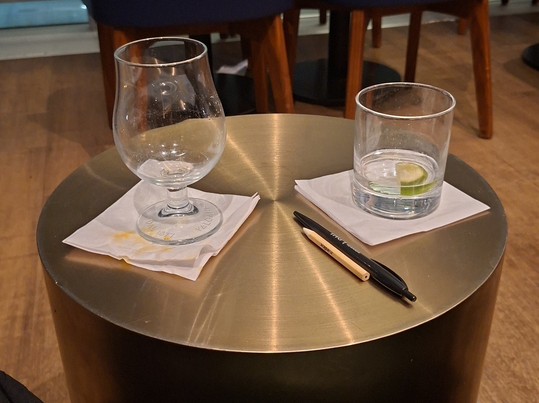 Plaza Premium Lounge Heathrow T5 Departures-伦敦必去景点