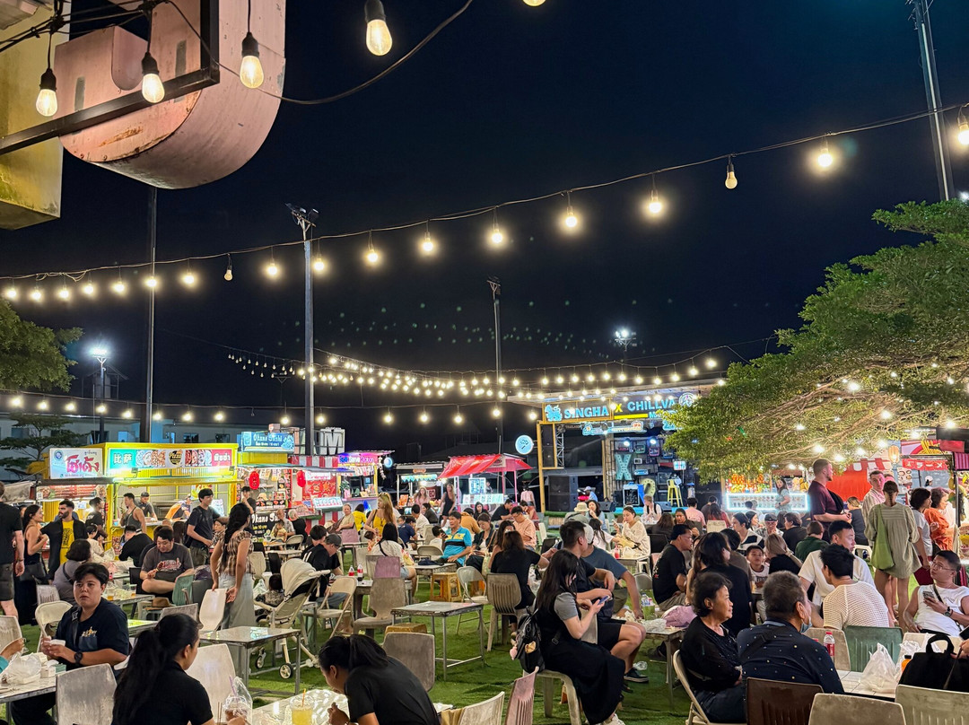 集装箱夜市-普吉镇必去景点