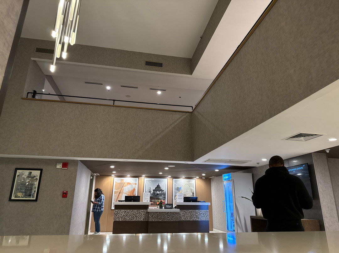 圣路易斯机场假日酒店主图