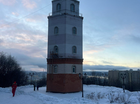 库尔斯克号核潜艇纪念碑-摩尔曼斯克必去景点
