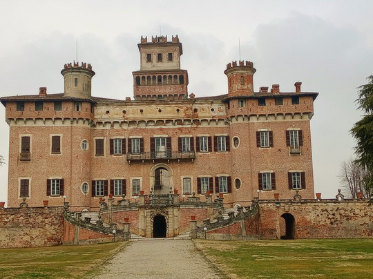 Castello Di Chignolo Po-Chignolo Po必去景点