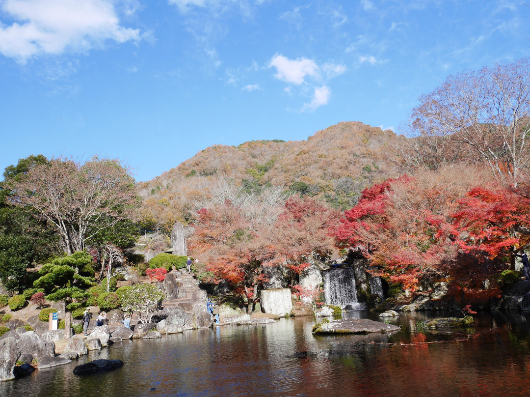 Yabakei Dam Memorial Park Keisekien-中津市必去景点