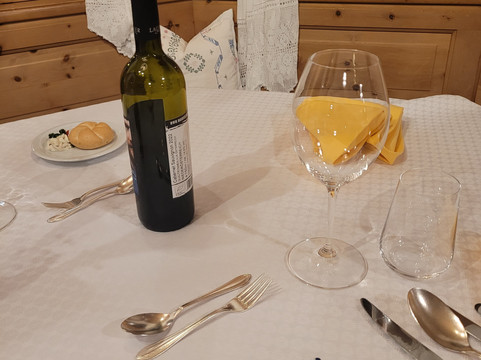 埃登勒汗酒店主图