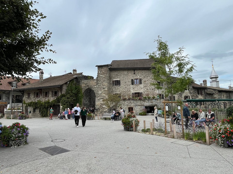 Porte Rovorée-伊瓦尔必去景点