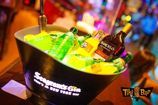 Tiki-Bar-甘迪亚海滩必去景点