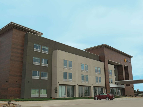 阿马里洛机场拉昆塔温德姆套房酒店