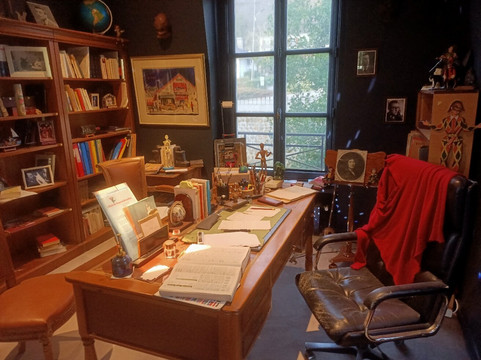 Maison-musée Raymond Devos-Saint-Remy-les-Chevreuse必去景点