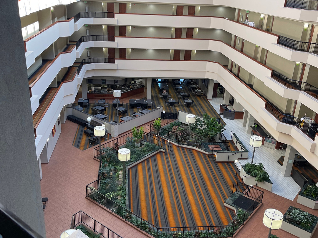 Holiday Inn 大学广场，草地滚球场主图