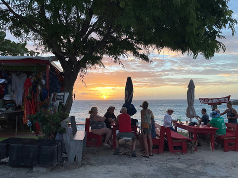 Dany's Beach Bar-Cupecoy Bay必去景点