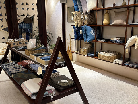 Her Works Vientiane Flagship Store-万象必去景点