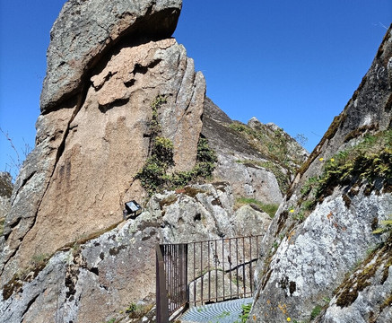 Château de Quérigut-Querigut必去景点