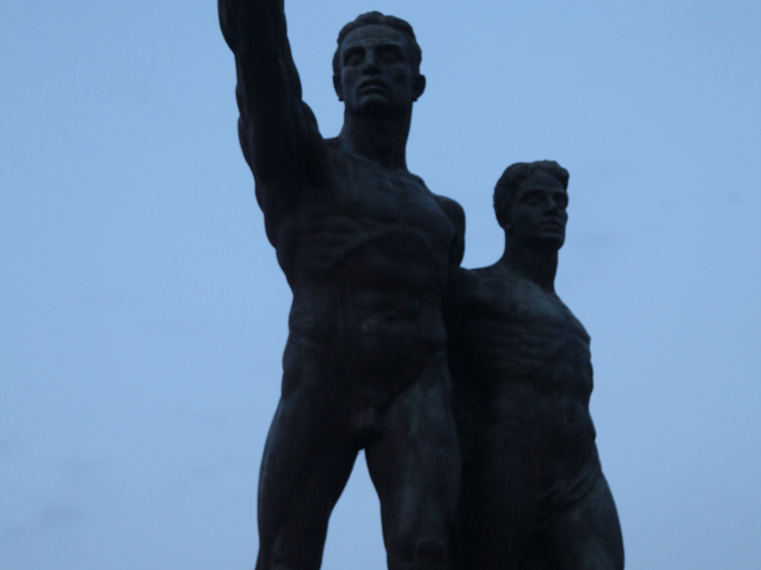 Monumento Ai Caduti-斯特雷萨必去景点