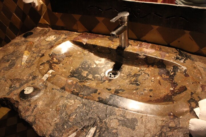 夏露卡阿尔方德古堡酒店-浴室