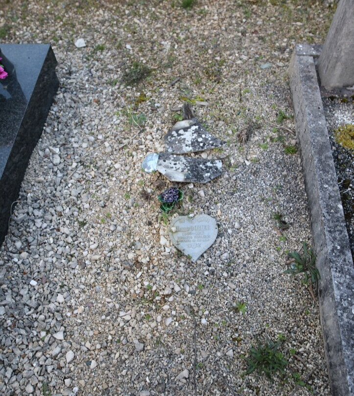 Cimetière communal de Demigny-Demigny必去景点