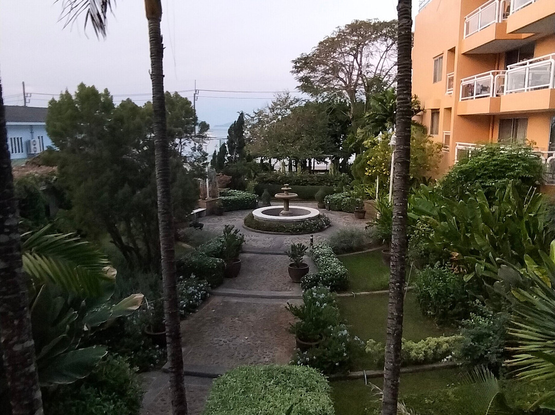 普吉岛凯特睿海湾酒店主图