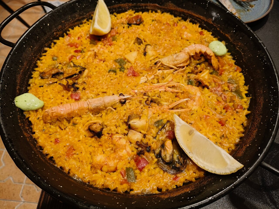 Diestro Tapas y Paellas