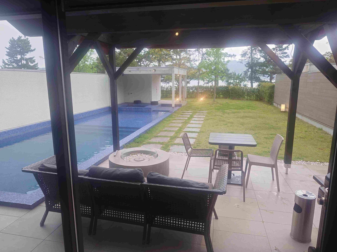 Mezzo All Suite Villas