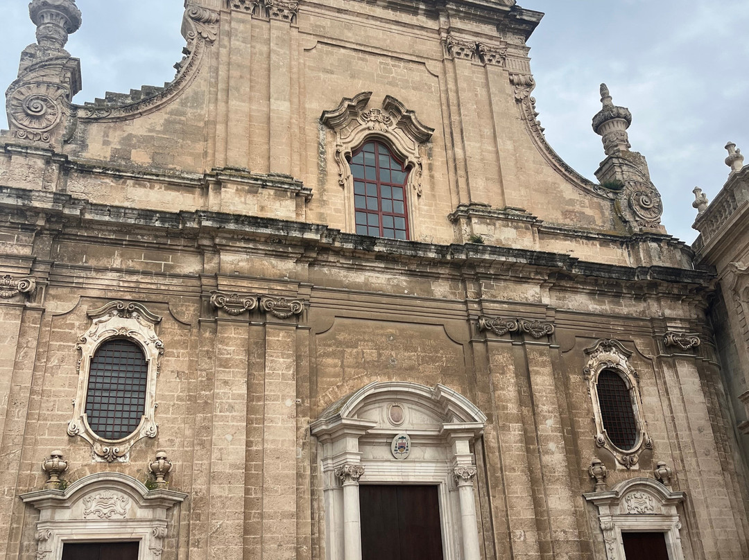 Basilica Cattedrale Maria Santissima della Madia-莫诺波利必去景点