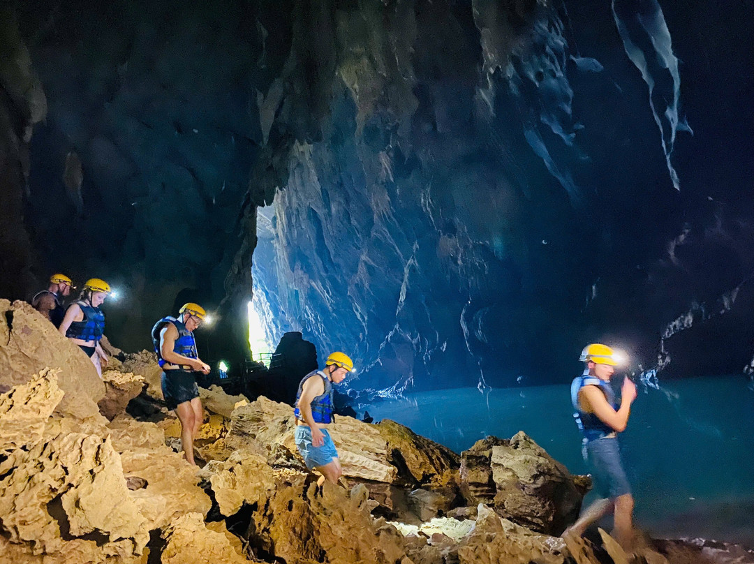 Phong Nha Tour To The Caves-洞海必去景点