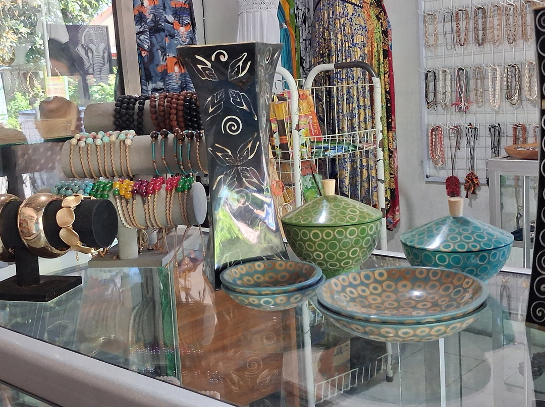 Sinar Mulia Art Shop-佩母德兰必去景点