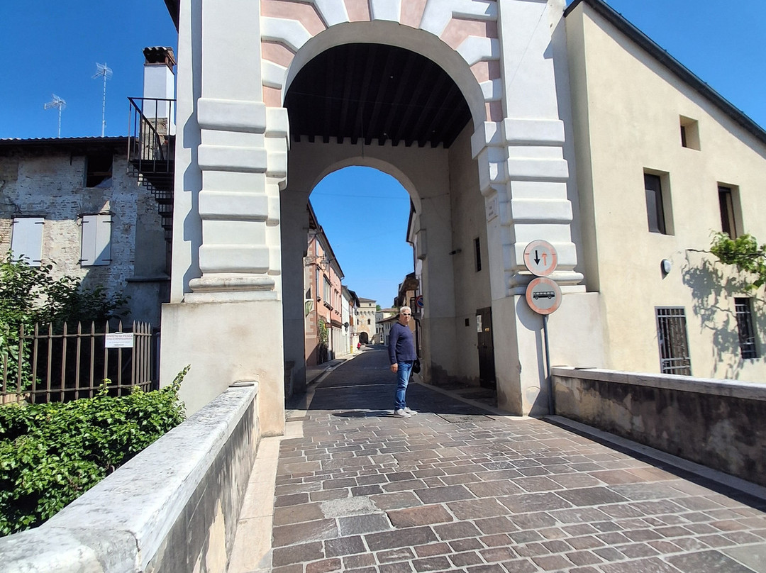 Abbazia Benedettina Santa Maria in Silvis-Sesto al Reghena必去景点