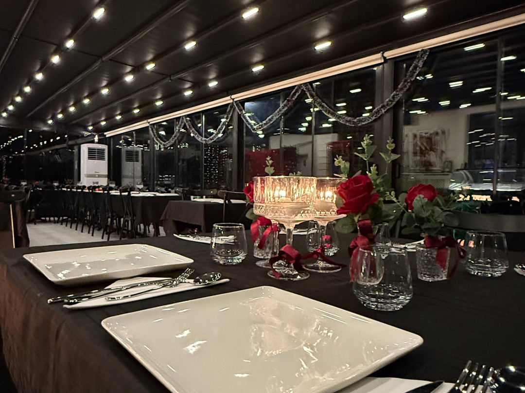 The Reference Club - Restaurant & Konaklama