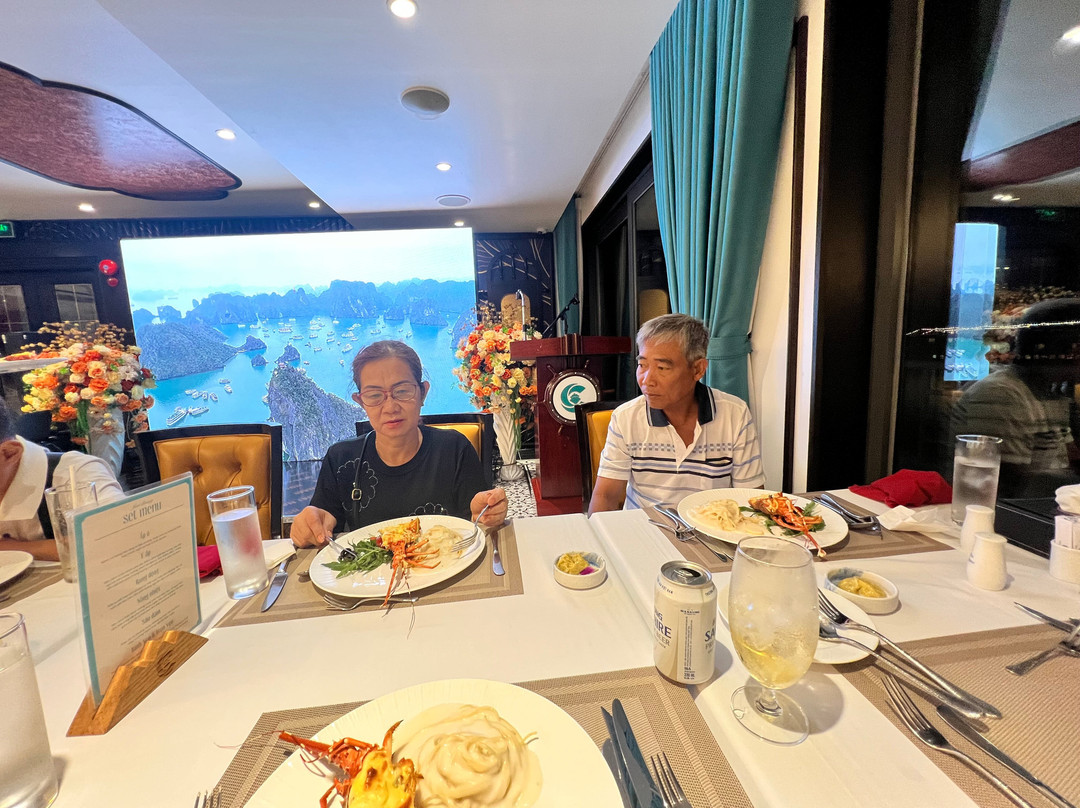 Catherine Cruises-下龙湾必去景点