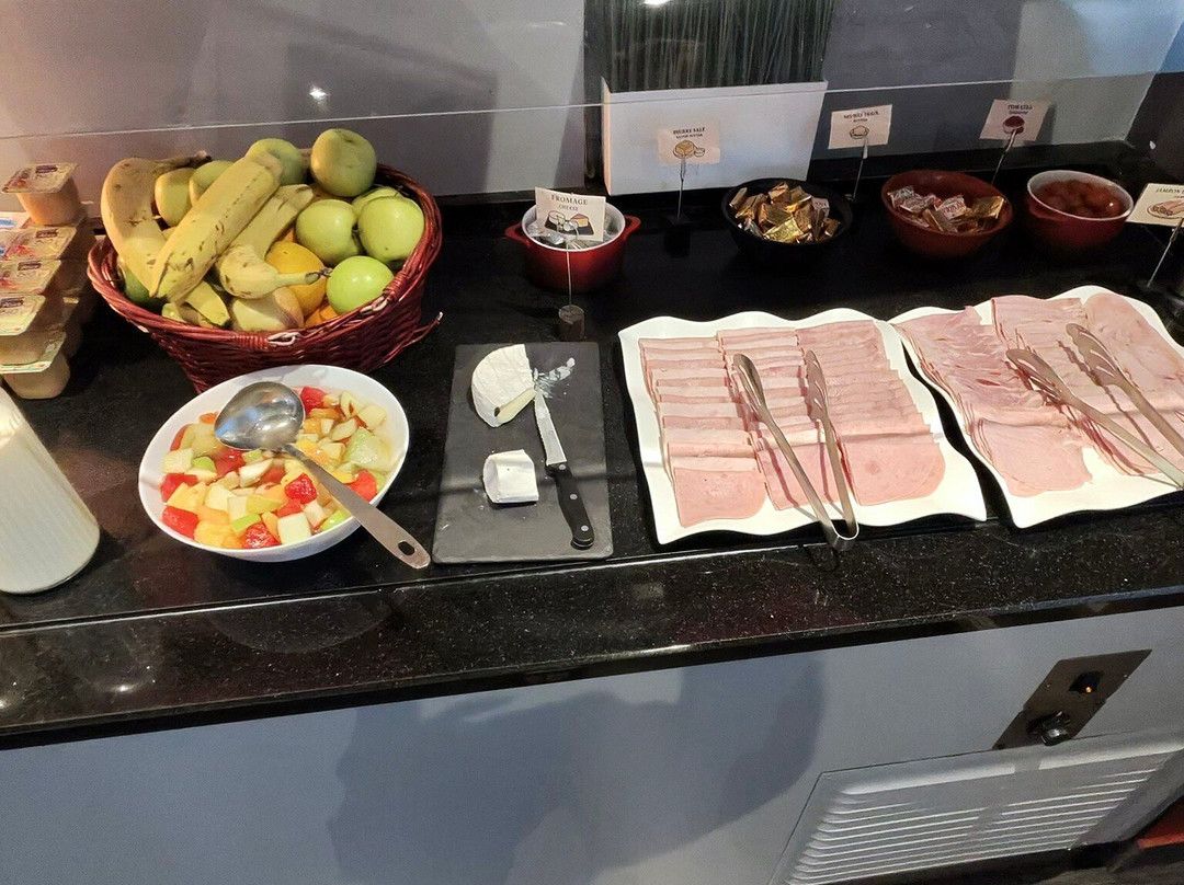 巴黎圣康坦设计酒店主图