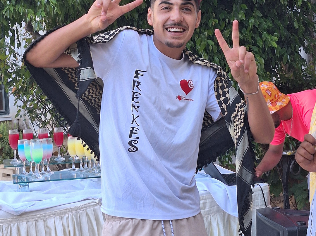 里维埃拉酒店主图