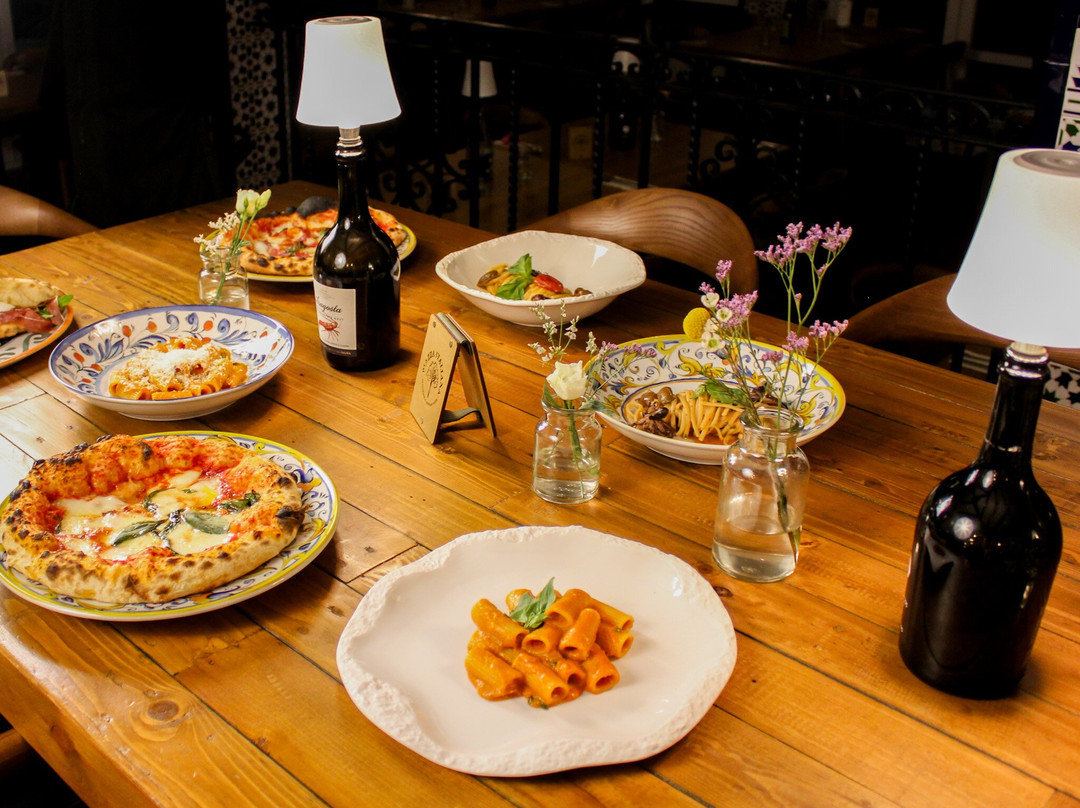 Piazza Italiana Trattoria & Artisan Pizza