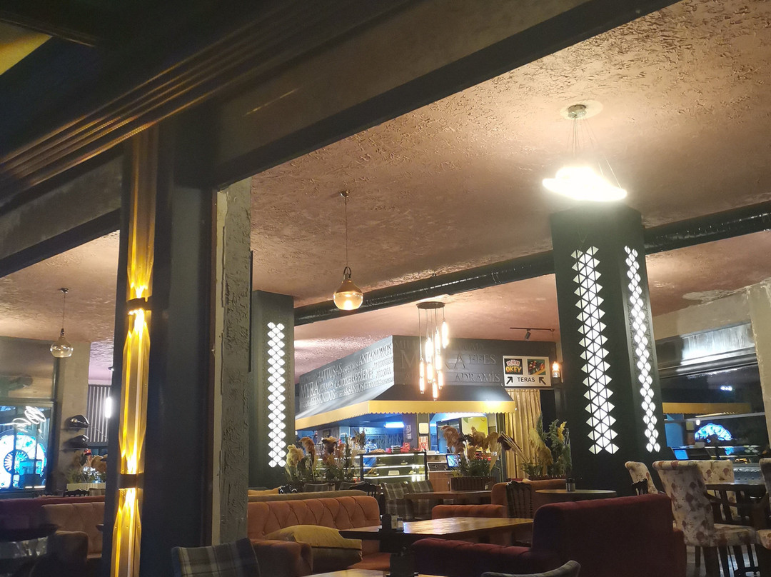 Akropol Cafe