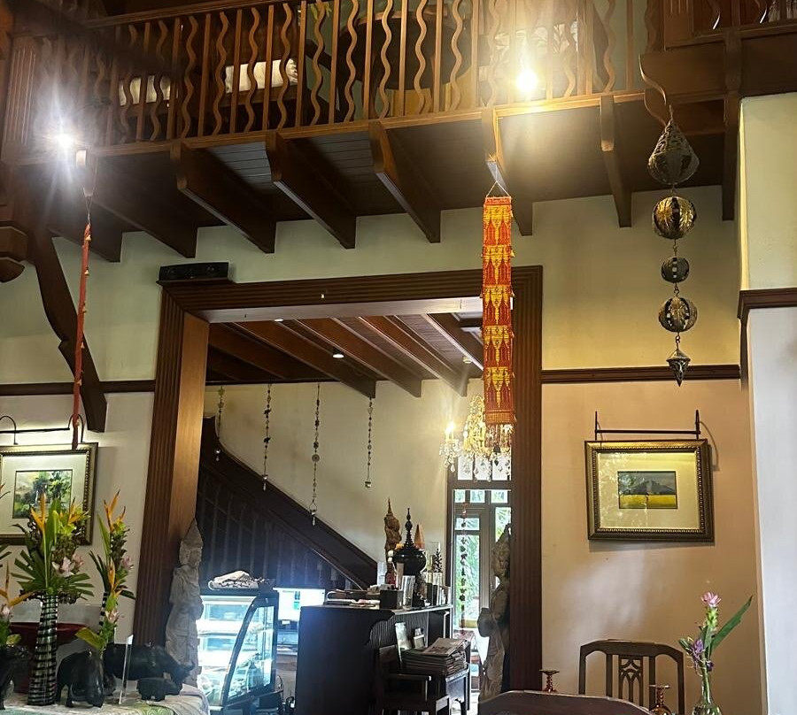 阿里亚颂别墅酒店主图